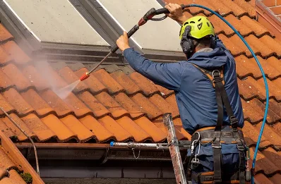Démoussage et hydrofuge de toiture à Creissan